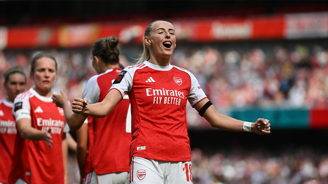 Chloe Kelly celebrates